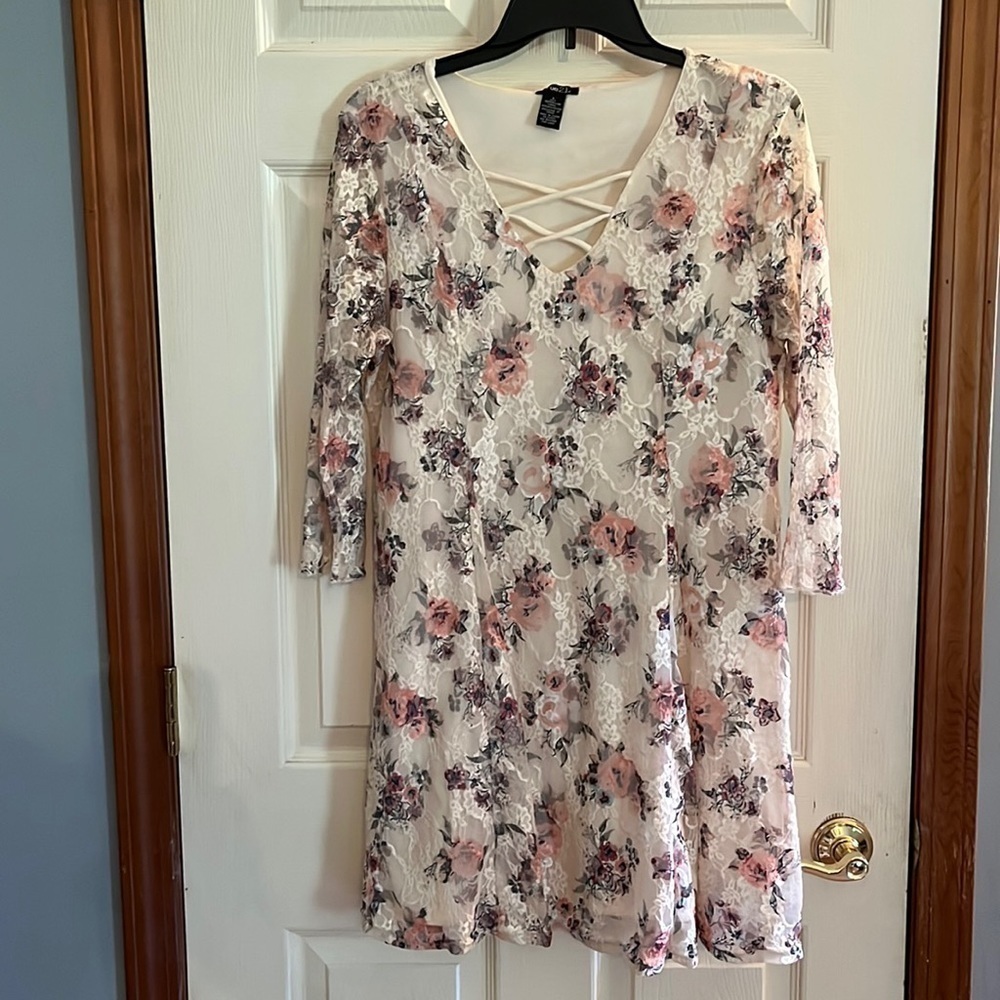Juniors Rue21 size Large Cream Color Lace Floral 3/4 Sleeve Summer Dress